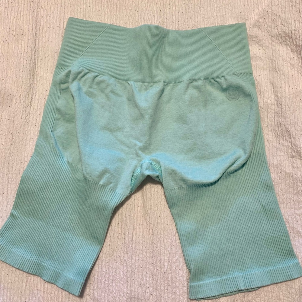 Lazuli Label - Seamless Ribbed Shorts